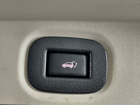 Used 2019 Nissan Rogue SV FWD image 28