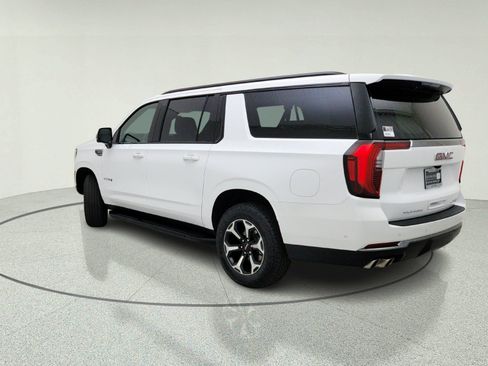 Used 2025 GMC Yukon XL AT4 AWD/4WD image 12
