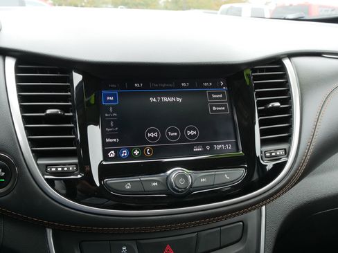 Certified 2022 Chevrolet Trax LT w/ Midnight Edition image 28