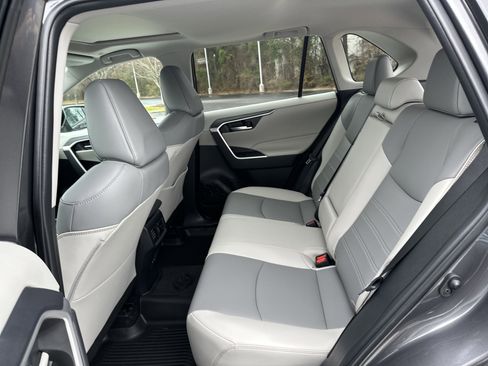 Certified 2025 Toyota RAV4 XLE Premium image 31