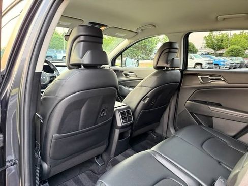 Used 2024 Kia Sportage EX FWD image 27