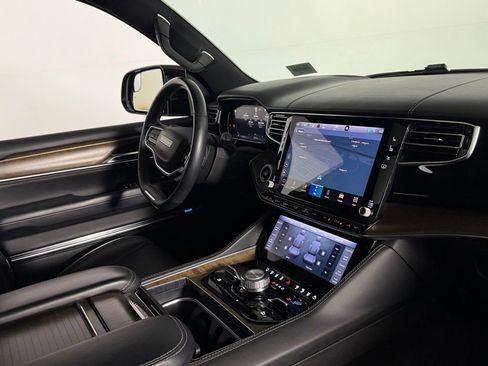 Used 2022 Jeep Grand Wagoneer Series I AWD/4WD image 33