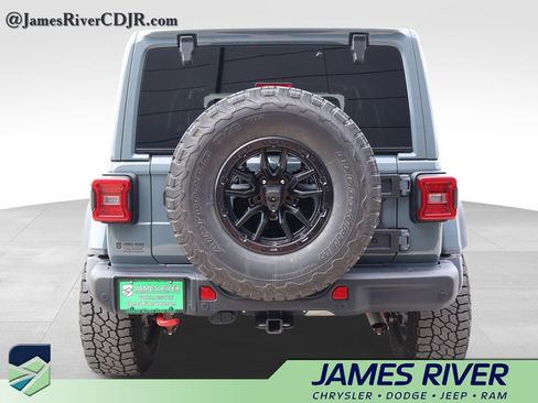 Used 2024 Jeep Wrangler Unlimited Rubicon AWD/4WD image 4