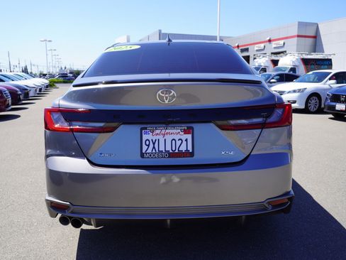 Used 2025 Toyota Camry XSE FWD image 10