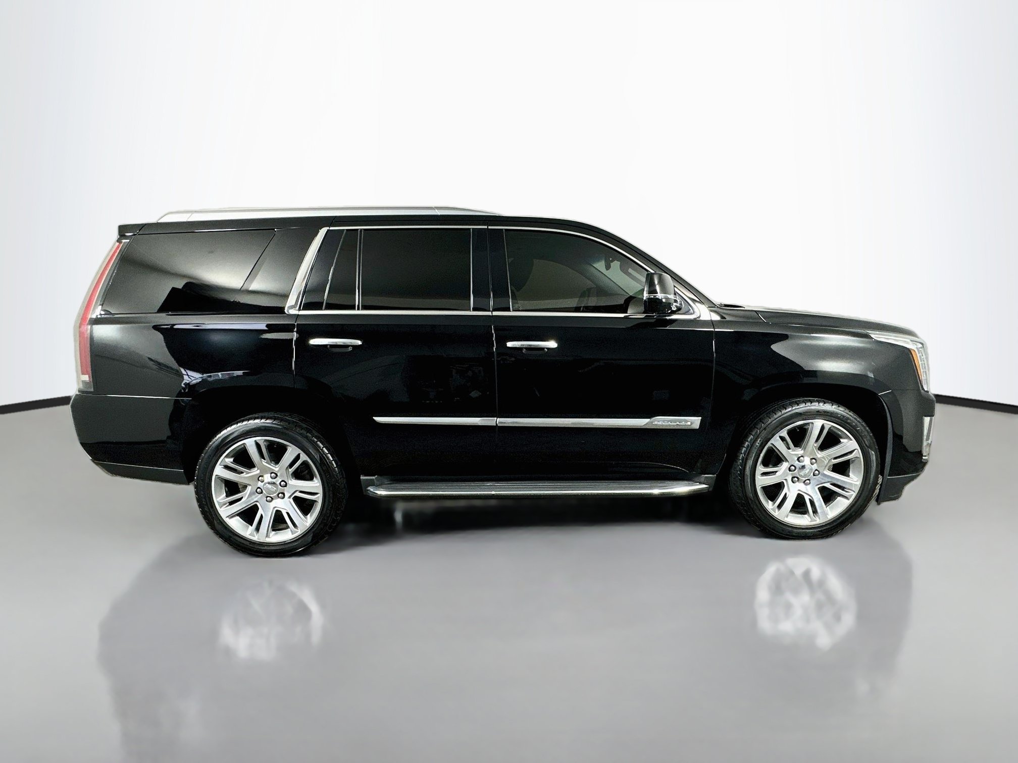 Used 2015 Cadillac Escalade Luxury AWD/4WD image 8