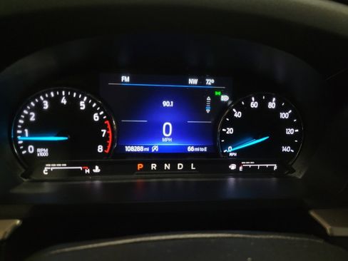 Used 2022 Ford Explorer XLT AWD/4WD image 23