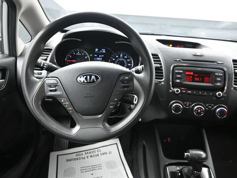 Used 2017 Kia Forte LX FWD image 27