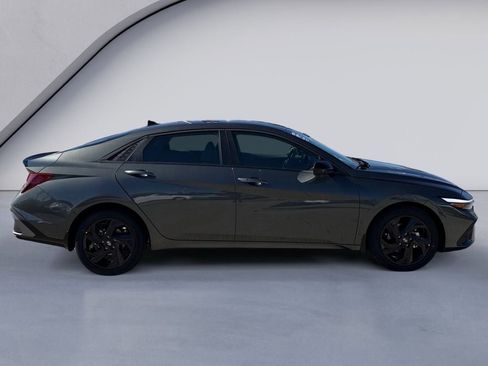 Used 2026 Hyundai Elantra Sport image 6