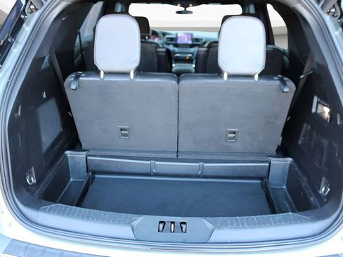 Used 2020 Ford Explorer Limited image 22