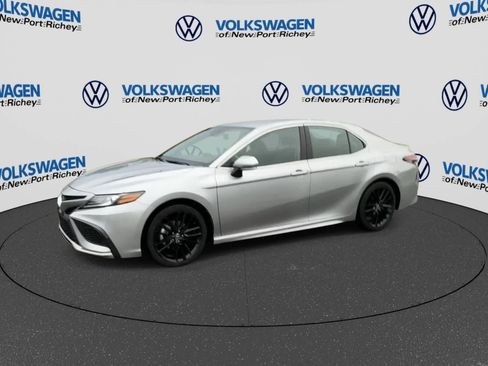Used 2024 Toyota Camry XSE FWD image 4