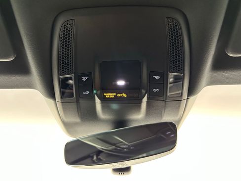 Used 2020 Porsche Taycan 4S w/ Premium Package image 30