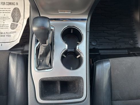 Used 2021 Jeep Grand Cherokee Laredo X image 18