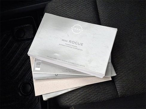 Used 2024 Nissan Rogue SV image 27