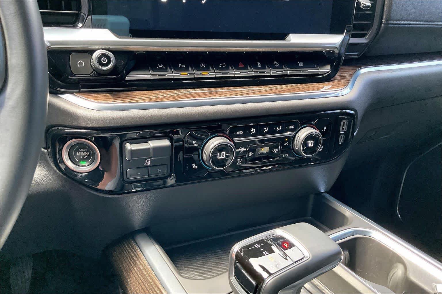 Used 2023 Chevrolet Silverado 1500 LT Trail Boss w/ LT Trail Boss Premium Package AWD/4WD image 31