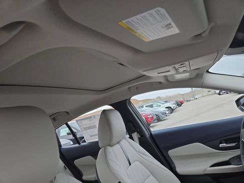 New 2026 Nissan Sentra SR FWD image 16