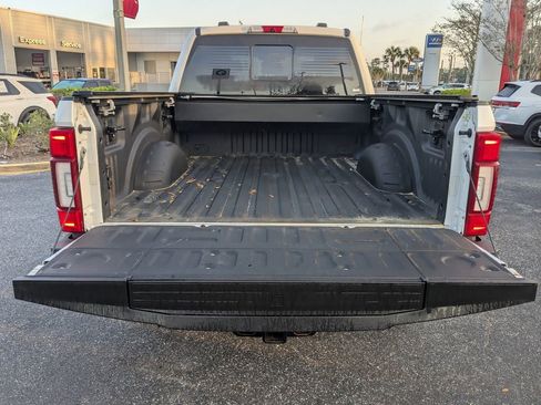 Used 2022 Ford F350 Limited image 13