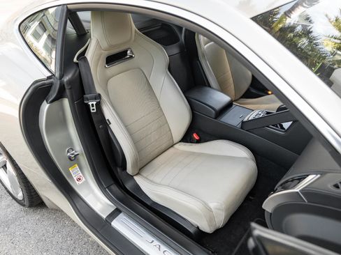 Used 2020 Jaguar F-TYPE Coupe image 4