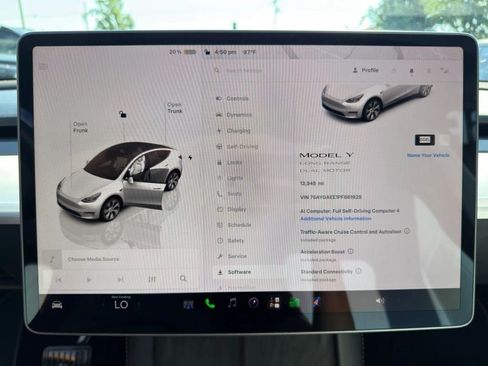 Used 2023 Tesla Model Y Long Range AWD/4WD image 23