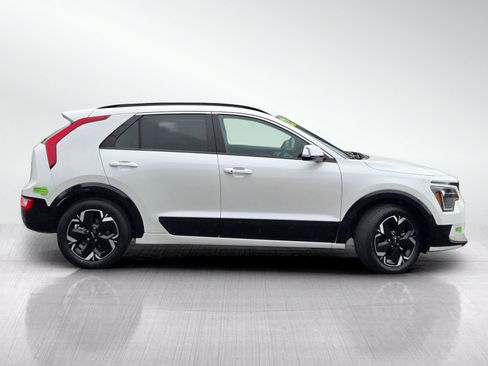 Certified 2023 Kia Niro Wind FWD image 4