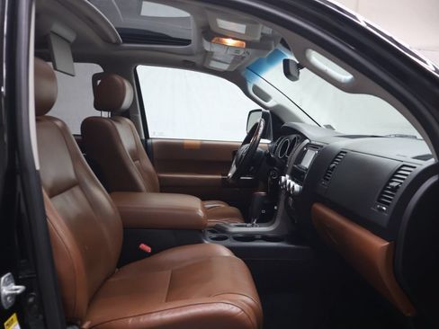Used 2016 Toyota Sequoia Platinum AWD/4WD image 9