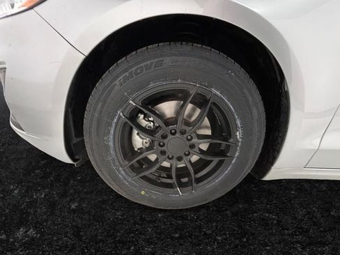 Used 2019 Ford Fusion S FWD image 27