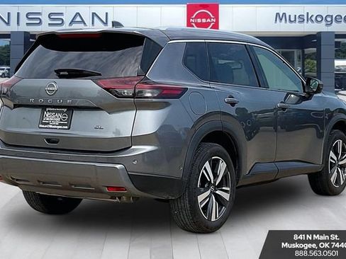 Used 2026 Nissan Rogue SL FWD image 5