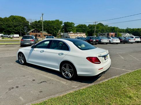Used 2018 Mercedes-Benz E 300 4MATIC image 4