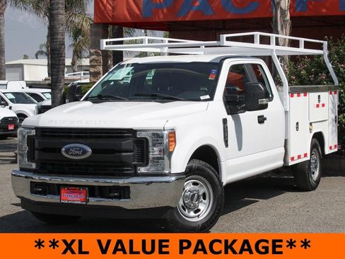 Used 2018 Ford F250 XL w/ Power Equipment Group RWD image 4