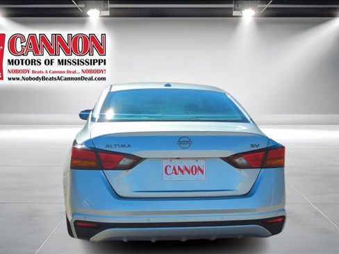 Used 2024 Nissan Altima 2.5 SV image 6
