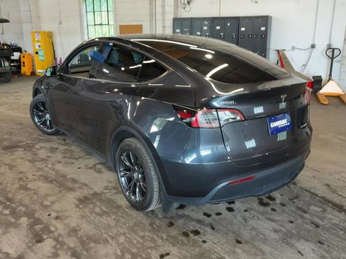 Used 2024 Tesla Model Y Long Range AWD/4WD image 4