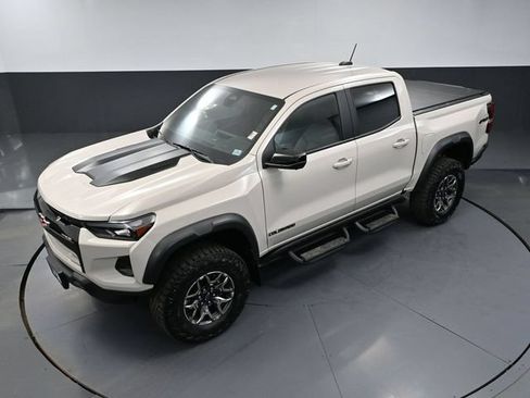 Used 2026 Chevrolet Colorado ZR2 w/ Technology Package AWD/4WD image 57