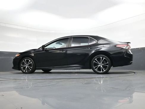 Used 2020 Toyota Camry SE image 33
