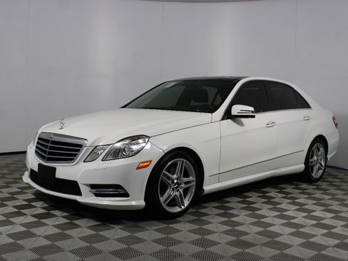 Used 2013 Mercedes-Benz E 350 Sedan image 3