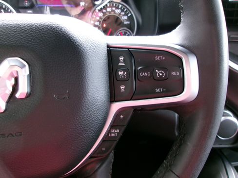 Used 2025 RAM 1500 Big Horn AWD/4WD image 12
