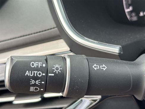 Used 2023 Acura MDX SH-AWD w/ Technology Package image 16