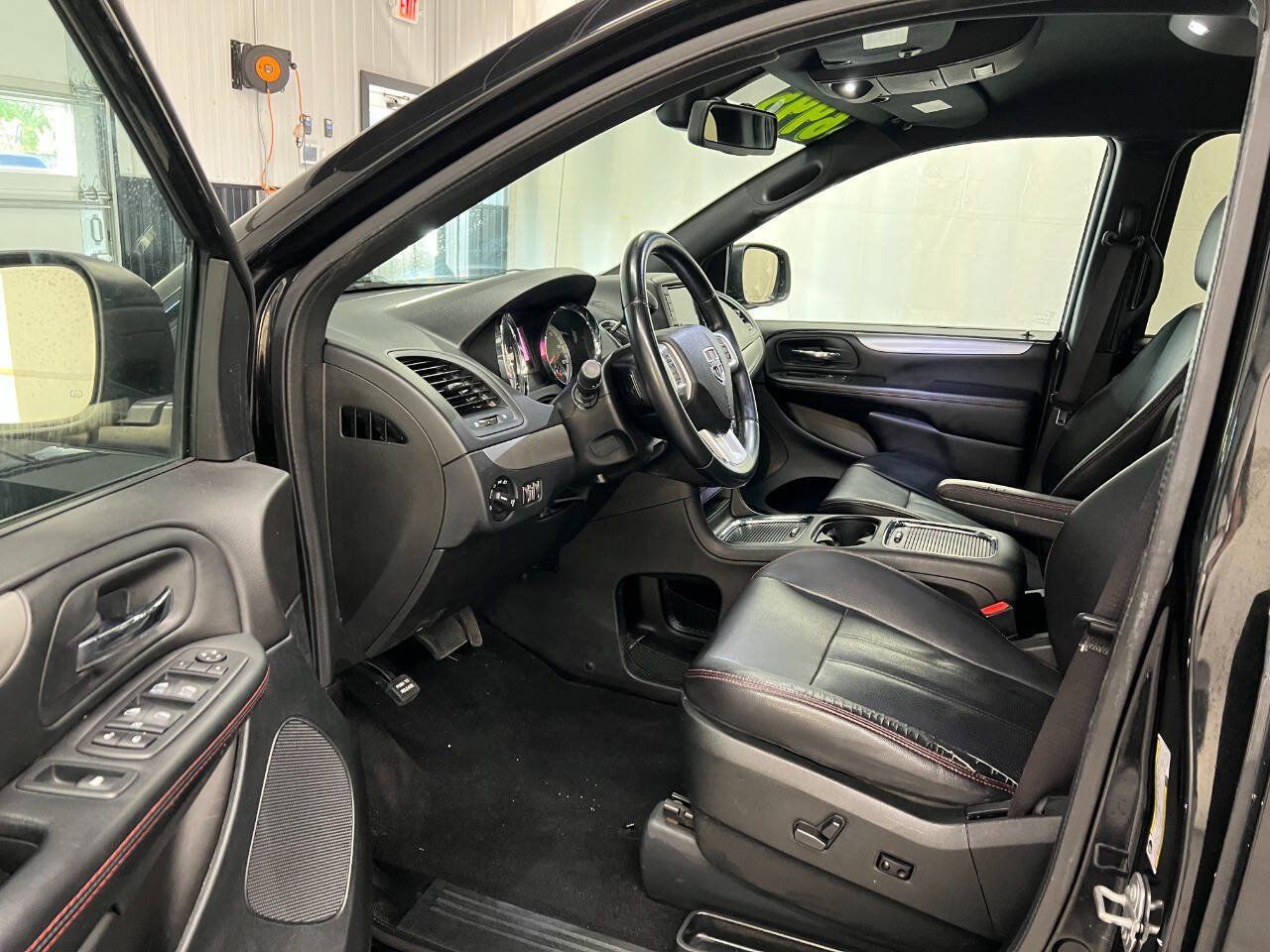 Used 2019 Dodge Grand Caravan GT FWD image 7