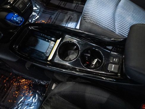 Used 2017 Toyota Prius Three image 17