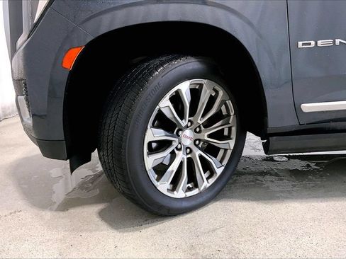 Used 2021 GMC Yukon Denali w/ Denali Premium Package RWD image 20