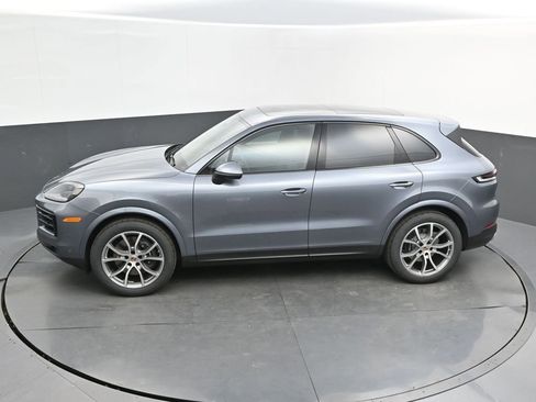 New 2026 Porsche Cayenne image 28