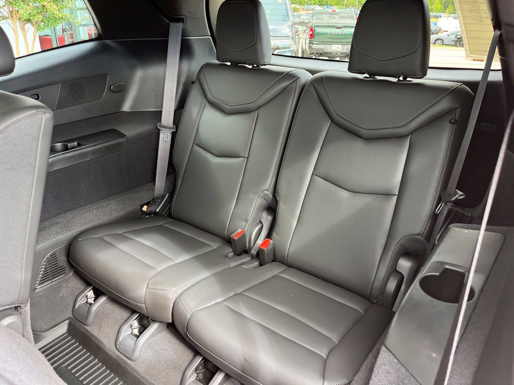 Used 2025 Cadillac XT6 Luxury w/ LPO, Floor Liner Package AWD/4WD image 19