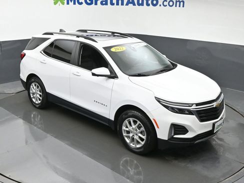 Used 2022 Chevrolet Equinox LT image 3