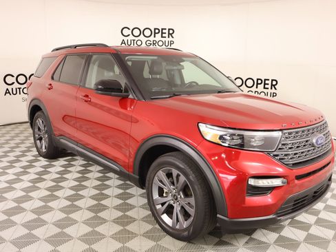 Used 2022 Ford Explorer XLT w/ Equipment Group 202A image 1
