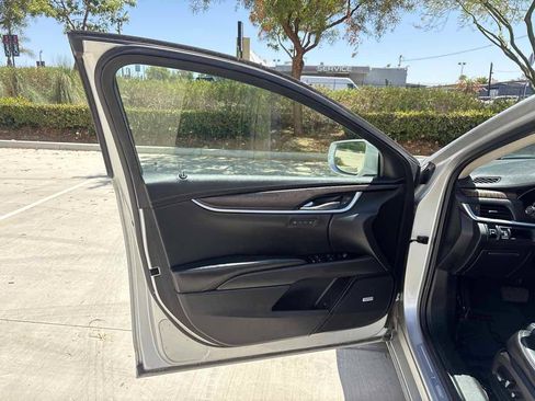 Used 2018 Cadillac XTS Luxury FWD image 18