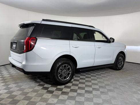 Used 2025 Ford Expedition Active AWD/4WD image 6