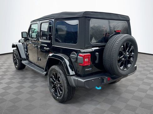 Used 2023 Jeep Wrangler Unlimited Sahara w/ Cold Weather Group image 8