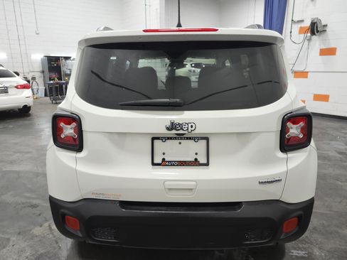 Used 2018 Jeep Renegade Latitude image 13