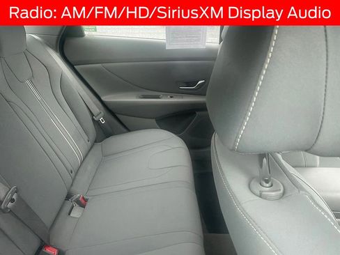 Used 2023 Hyundai Elantra SEL w/ Convenience Package FWD image 9