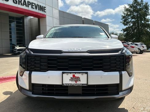 Used 2026 Kia Sportage LX FWD image 3