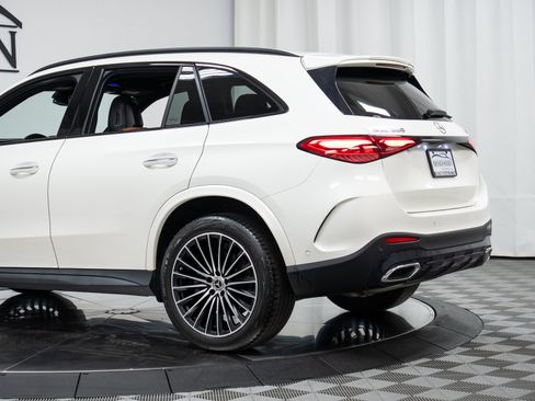 Used 2023 Mercedes-Benz GLC 300 4MATIC image 29