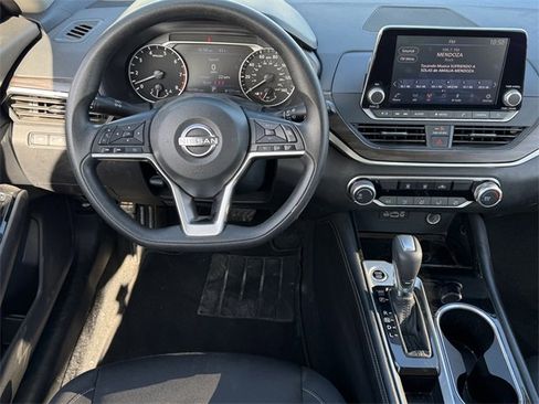 Used 2023 Nissan Altima 2.5 SV image 11